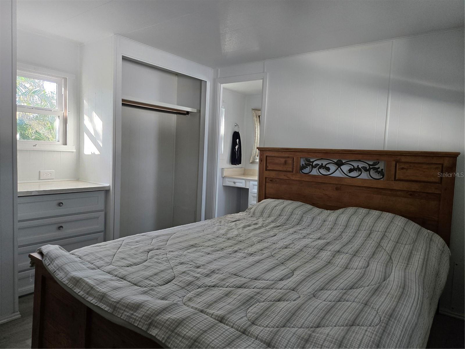 Image 16 of 28 For 113 Ravenna Street N