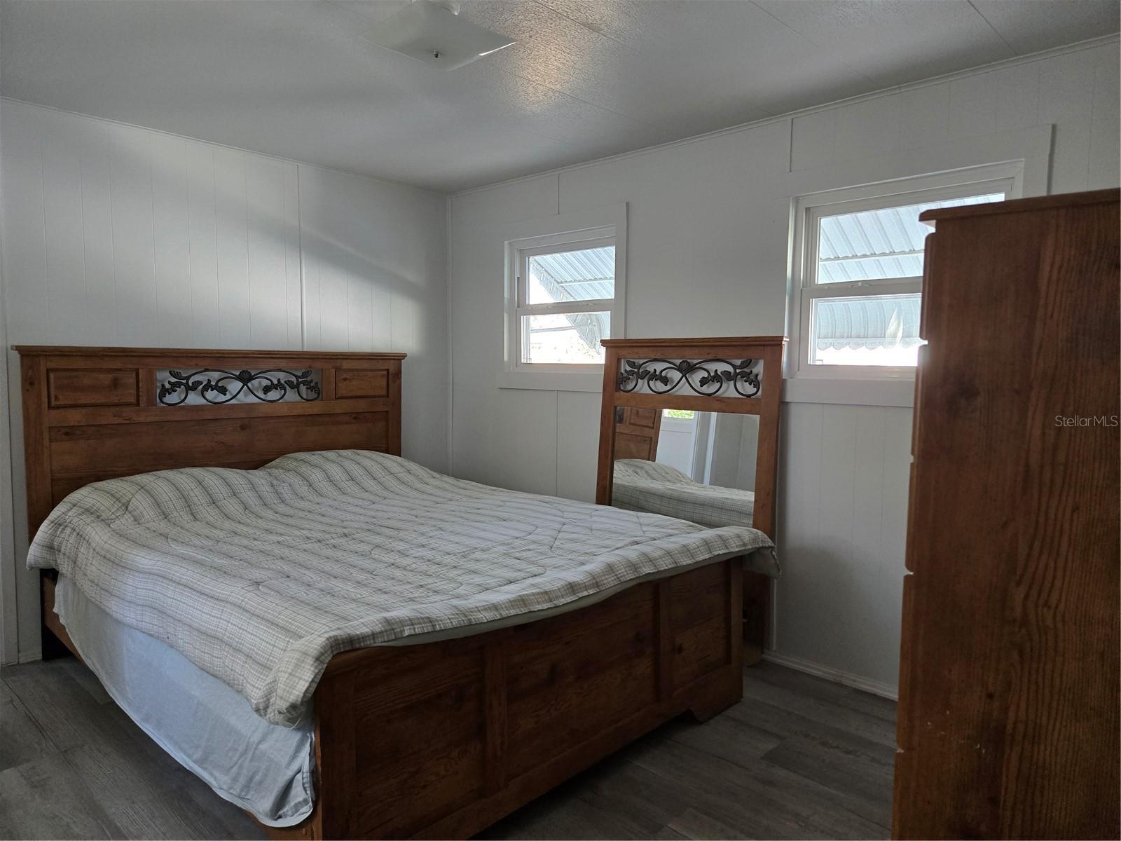 Image 18 of 28 For 113 Ravenna Street N