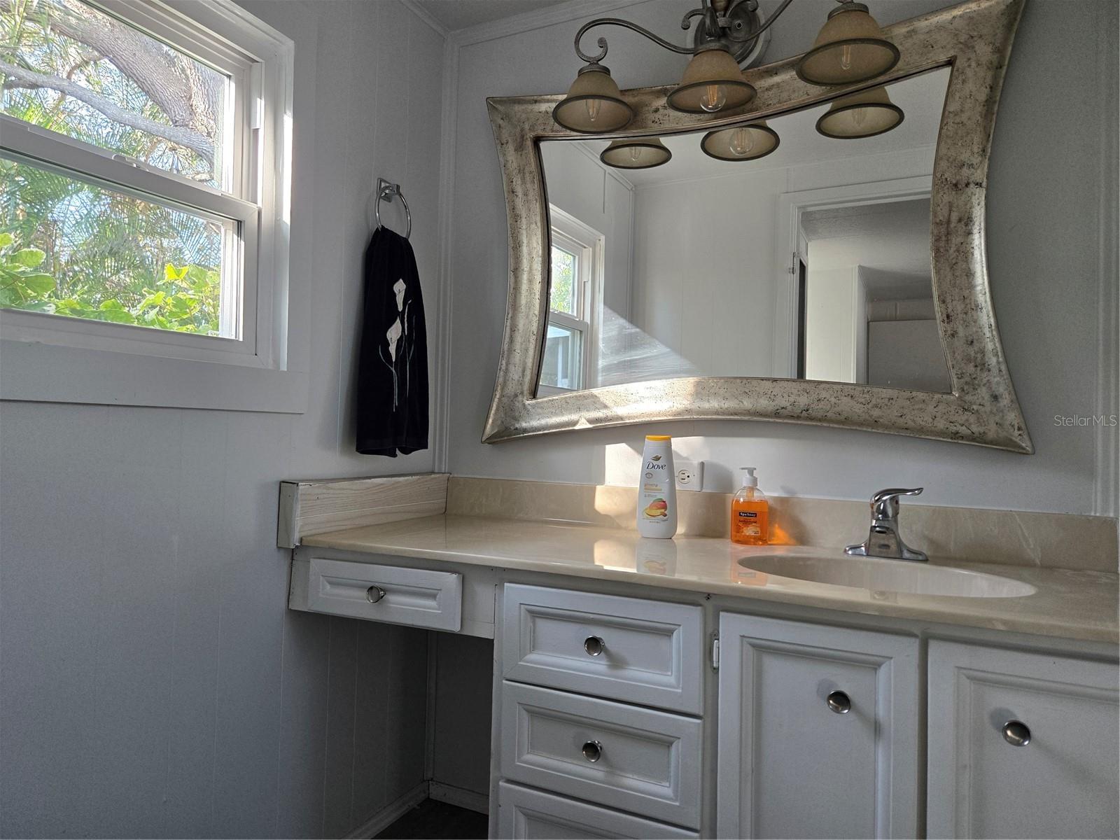 Image 20 of 28 For 113 Ravenna Street N