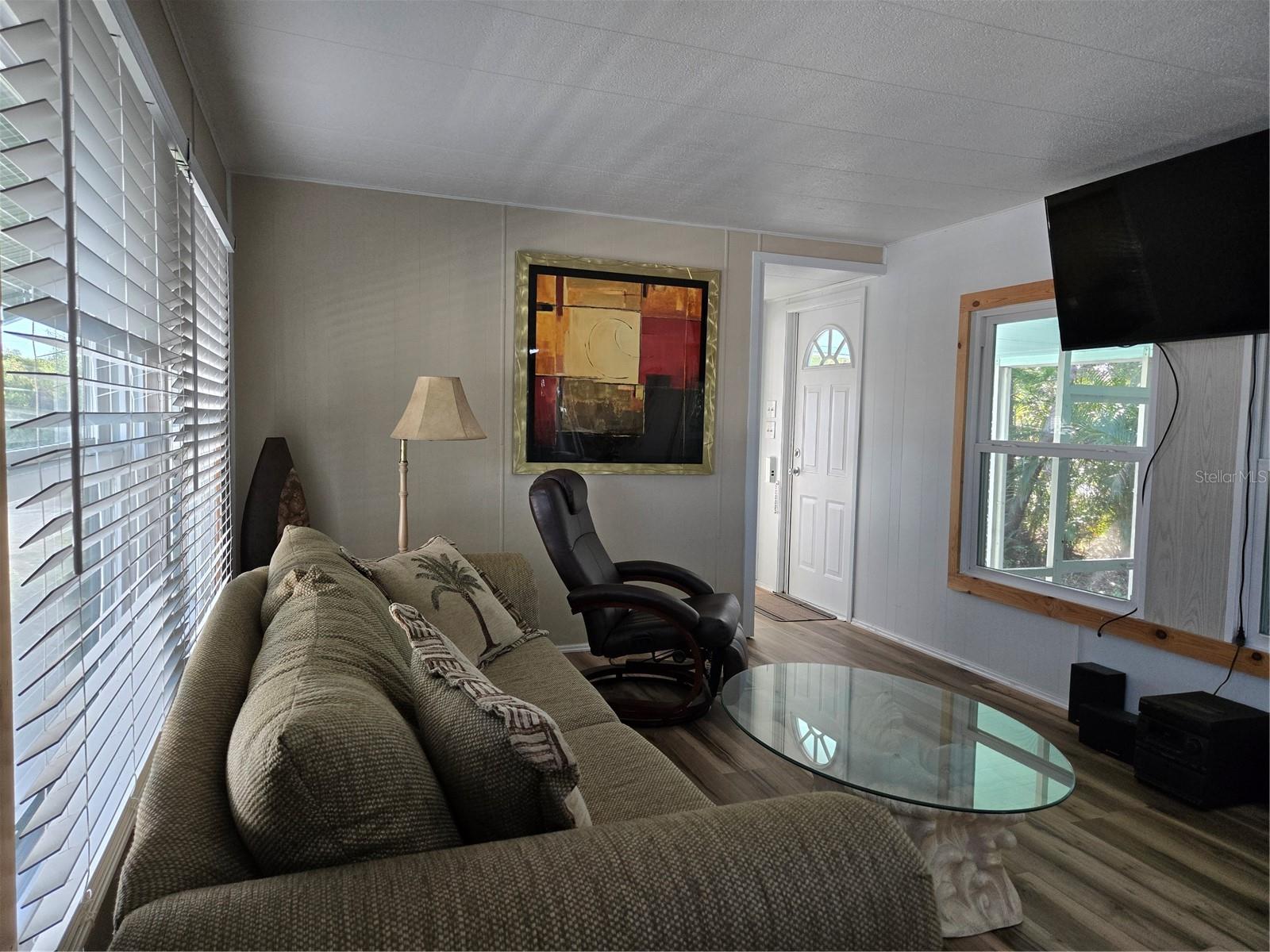 Image 6 of 28 For 113 Ravenna Street N