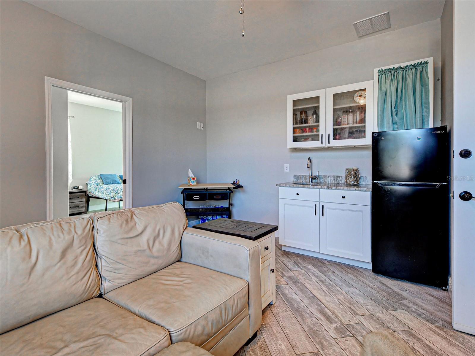 Image 22 of 66 For 3109 Daphne Road