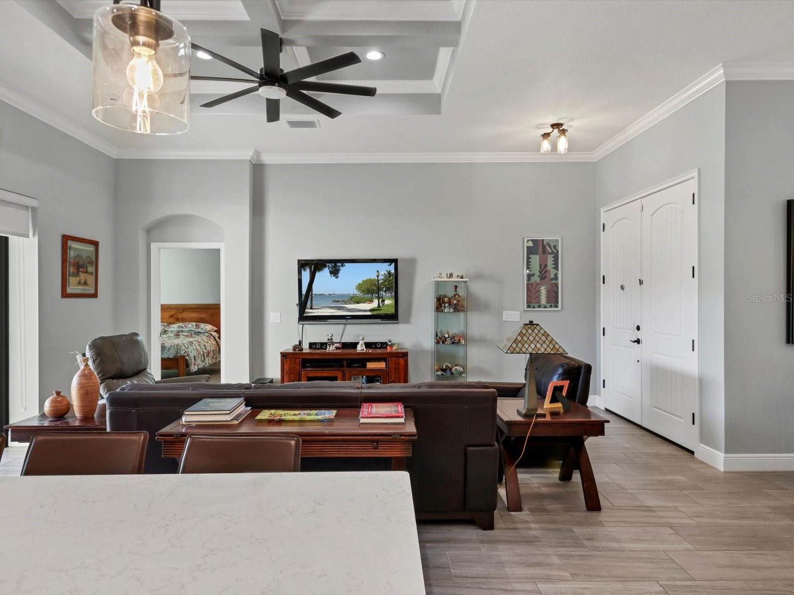 Image 10 of 46 For 10461 Euston Avenue