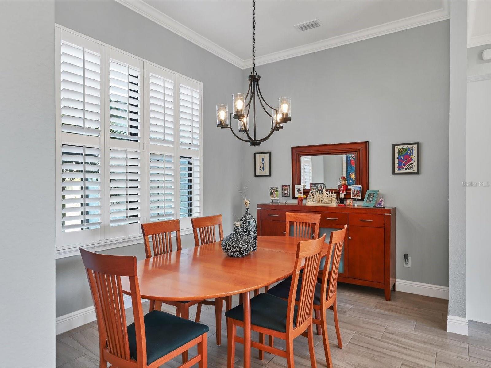 Image 11 of 46 For 10461 Euston Avenue