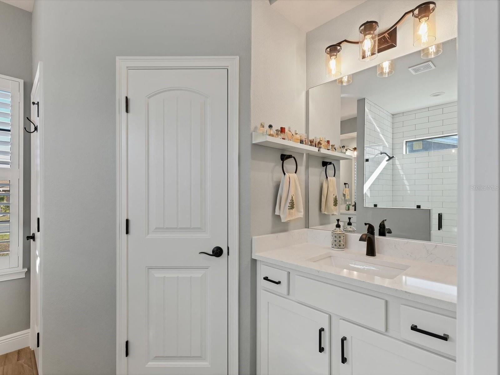 Image 24 of 46 For 10461 Euston Avenue