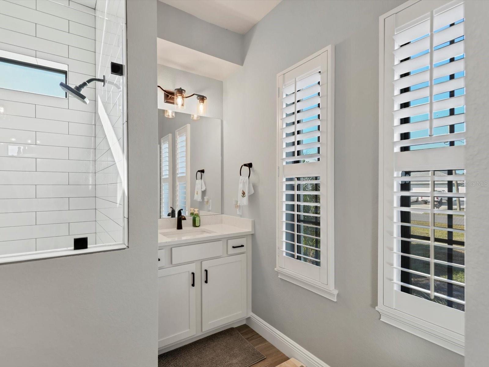 Image 25 of 46 For 10461 Euston Avenue