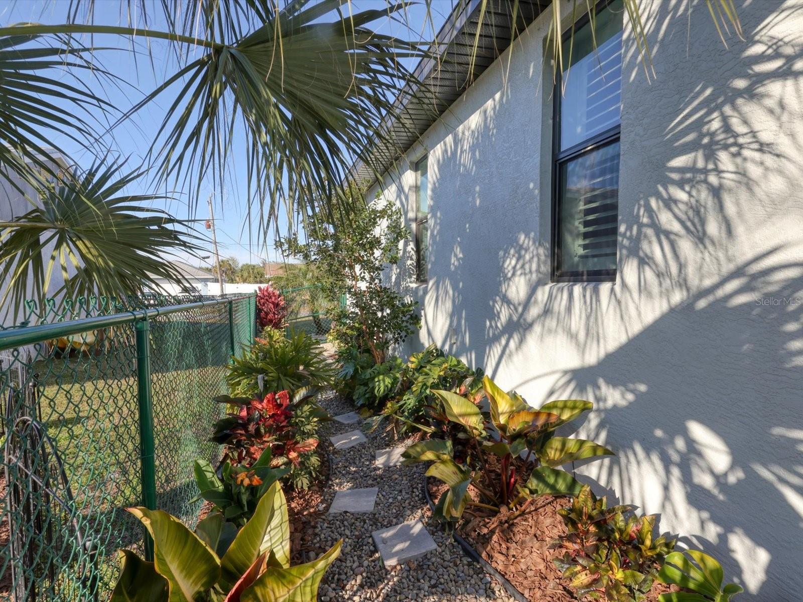 Image 42 of 46 For 10461 Euston Avenue