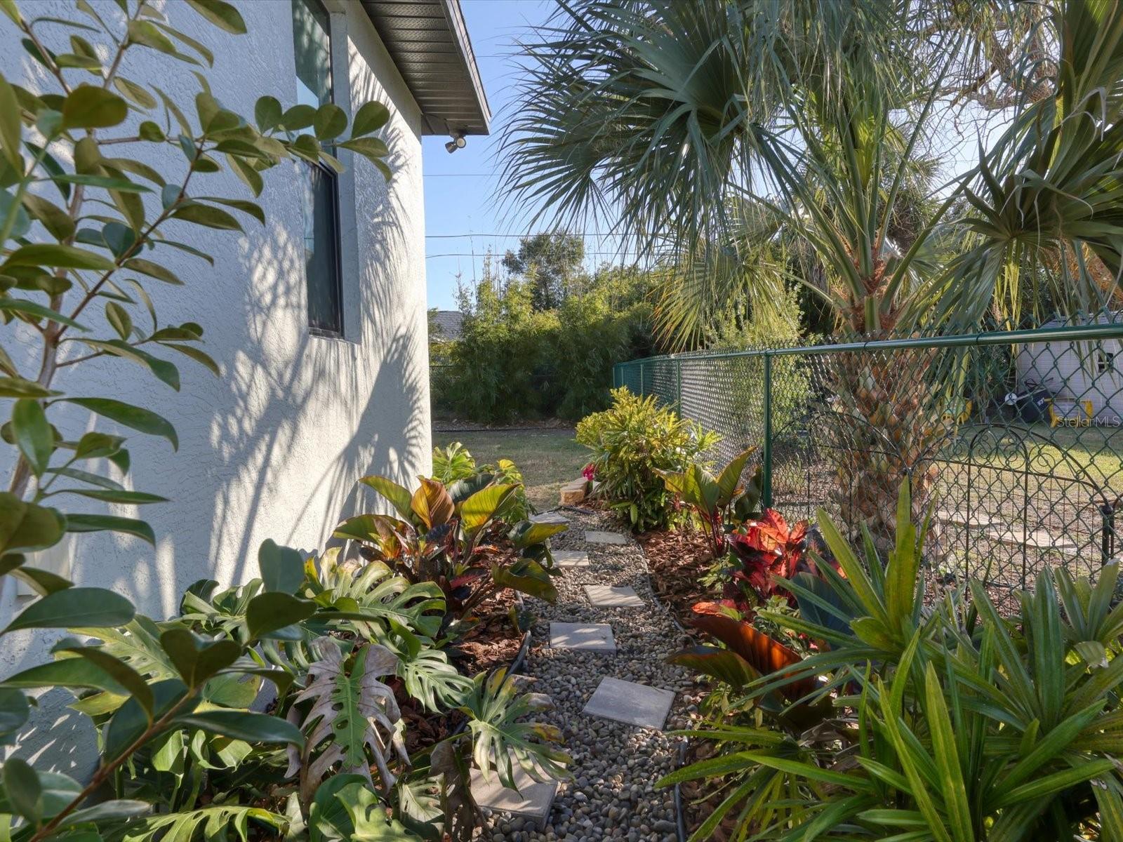 Image 43 of 46 For 10461 Euston Avenue