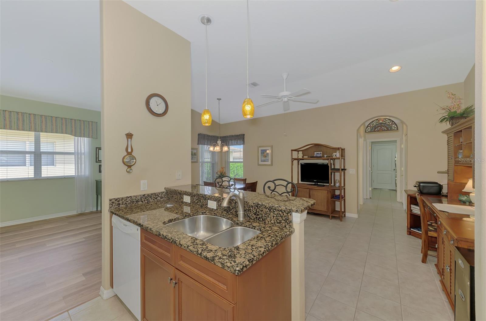 Image 17 of 58 For 1035 Topelis Drive