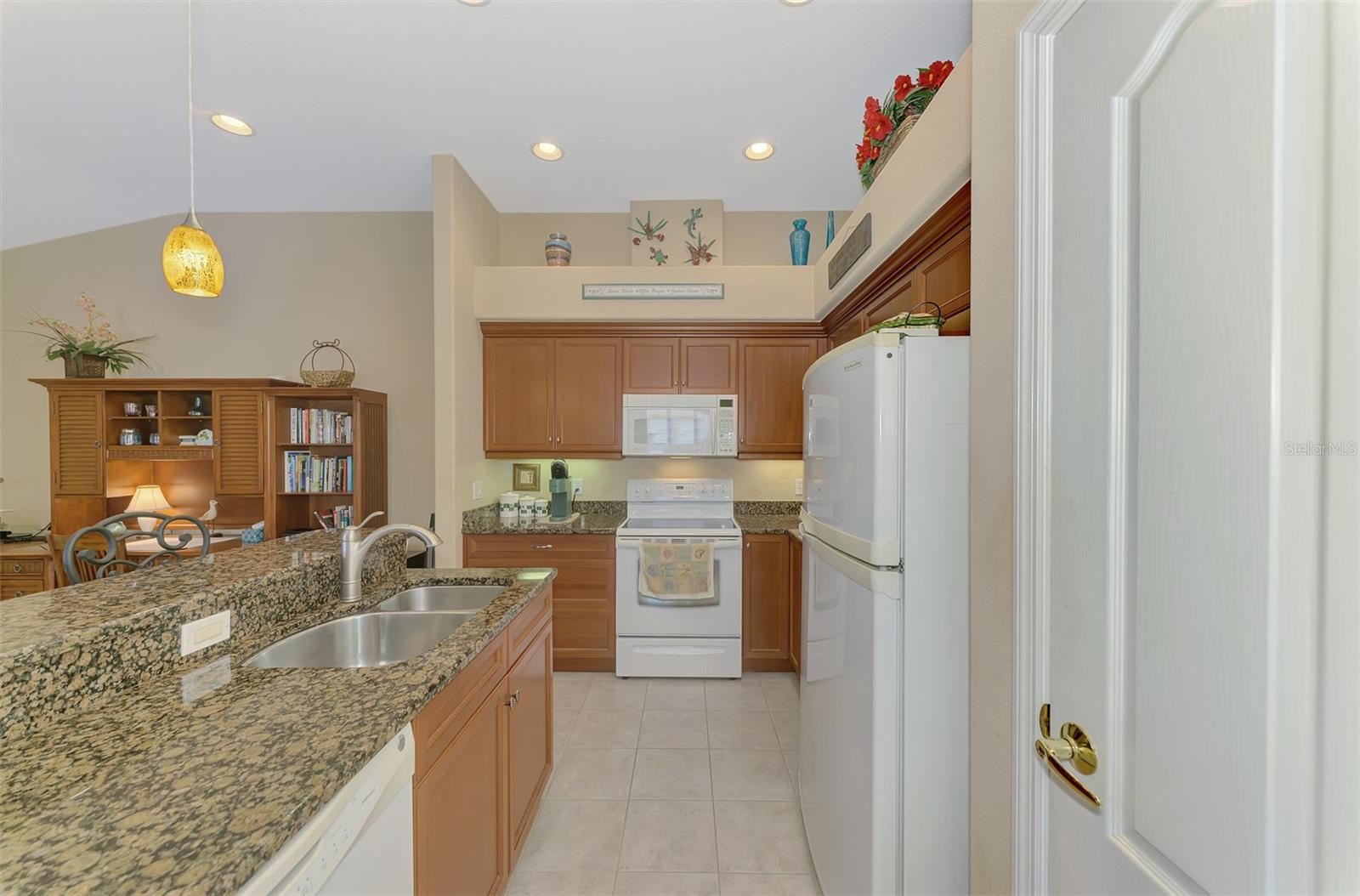 Image 19 of 58 For 1035 Topelis Drive