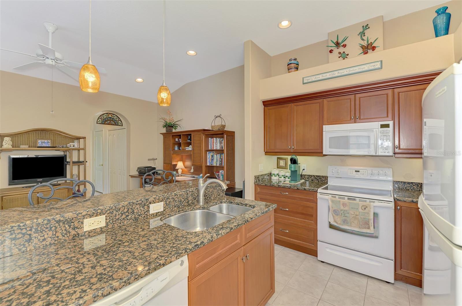 Image 20 of 58 For 1035 Topelis Drive