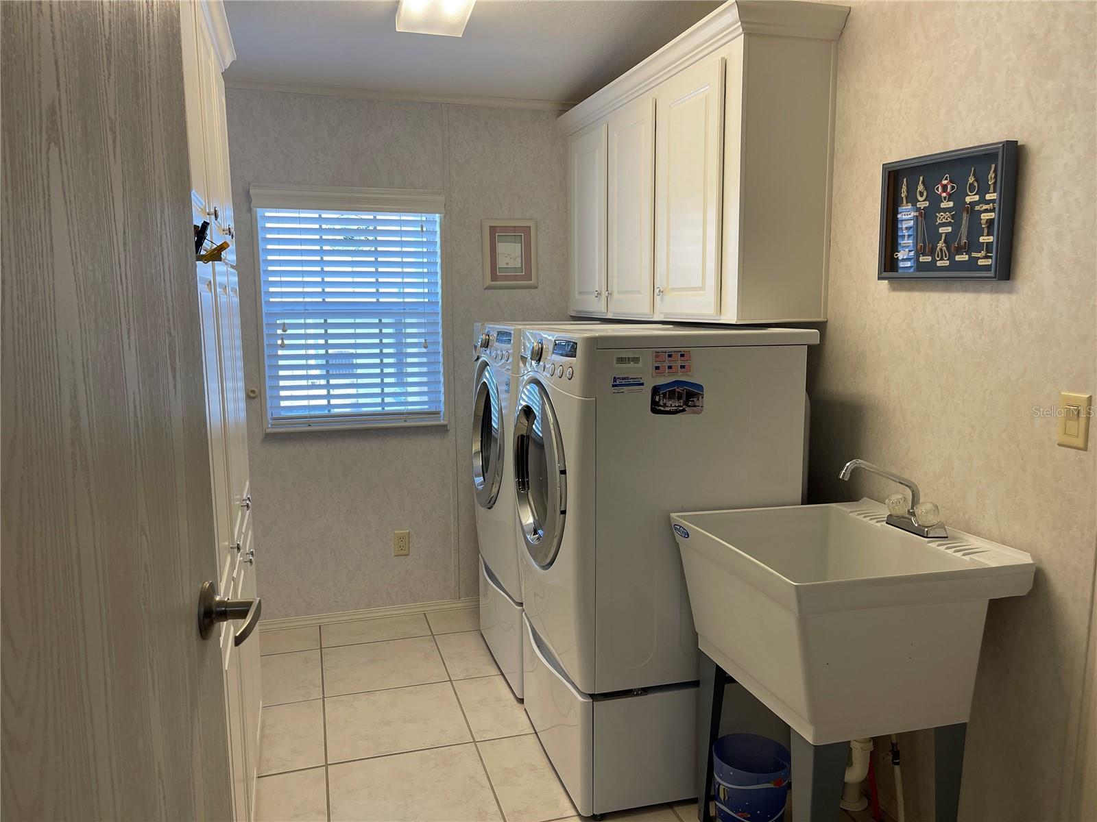 Image 18 of 19 For 704 Carefree