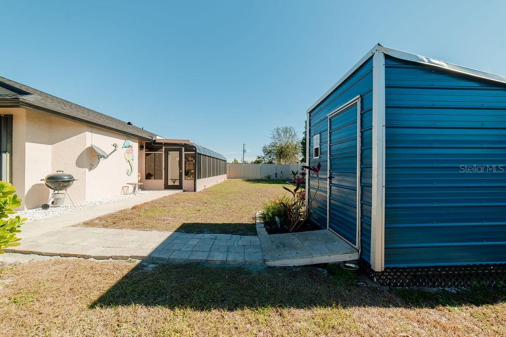 Image 24 of 27 For 9273 Carnation Avenue