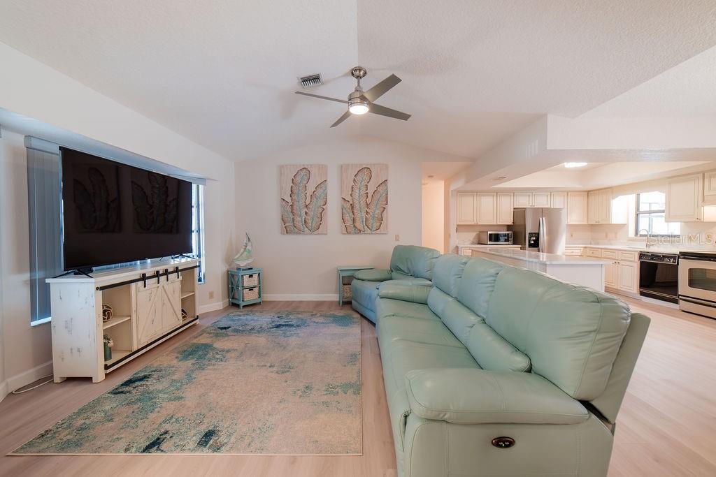 Image 5 of 27 For 9273 Carnation Avenue