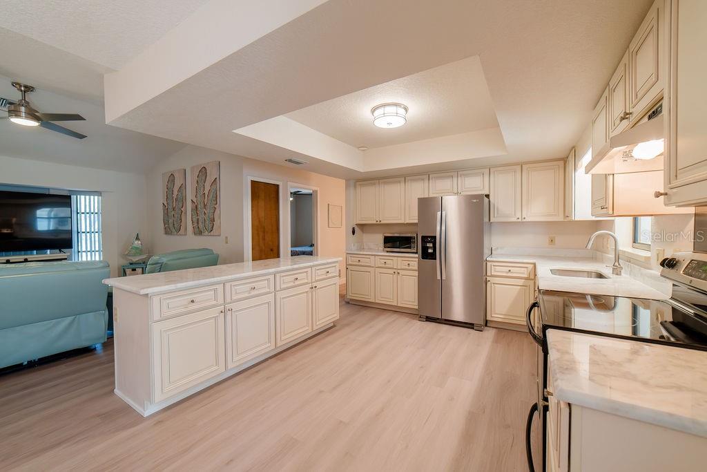 Image 7 of 27 For 9273 Carnation Avenue