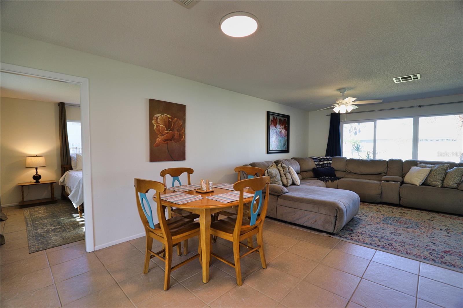 Image 12 of 38 For 1141 Royal Road