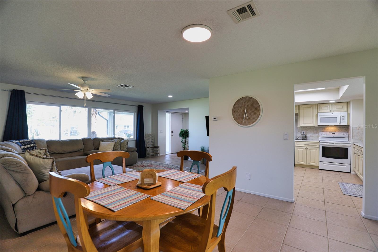 Image 13 of 38 For 1141 Royal Road