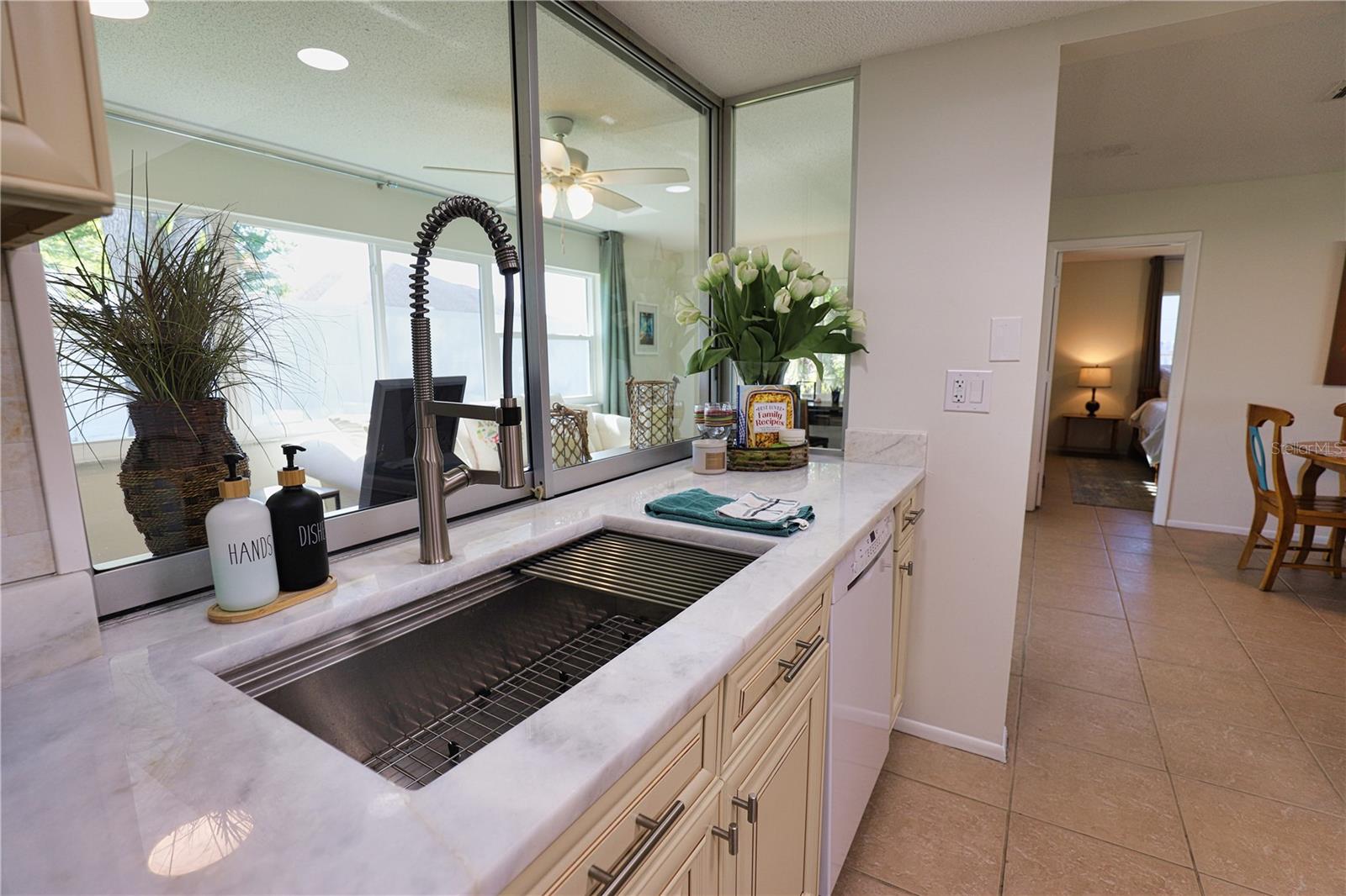 Image 24 of 38 For 1141 Royal Road