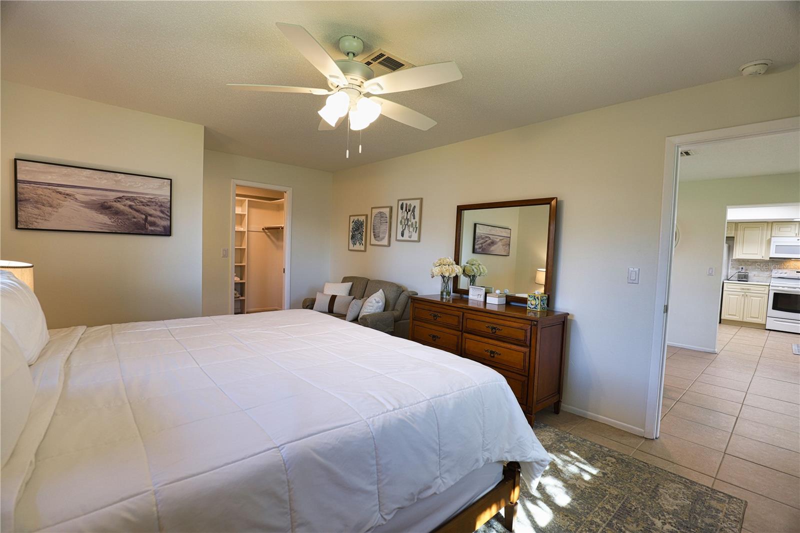 Image 26 of 38 For 1141 Royal Road