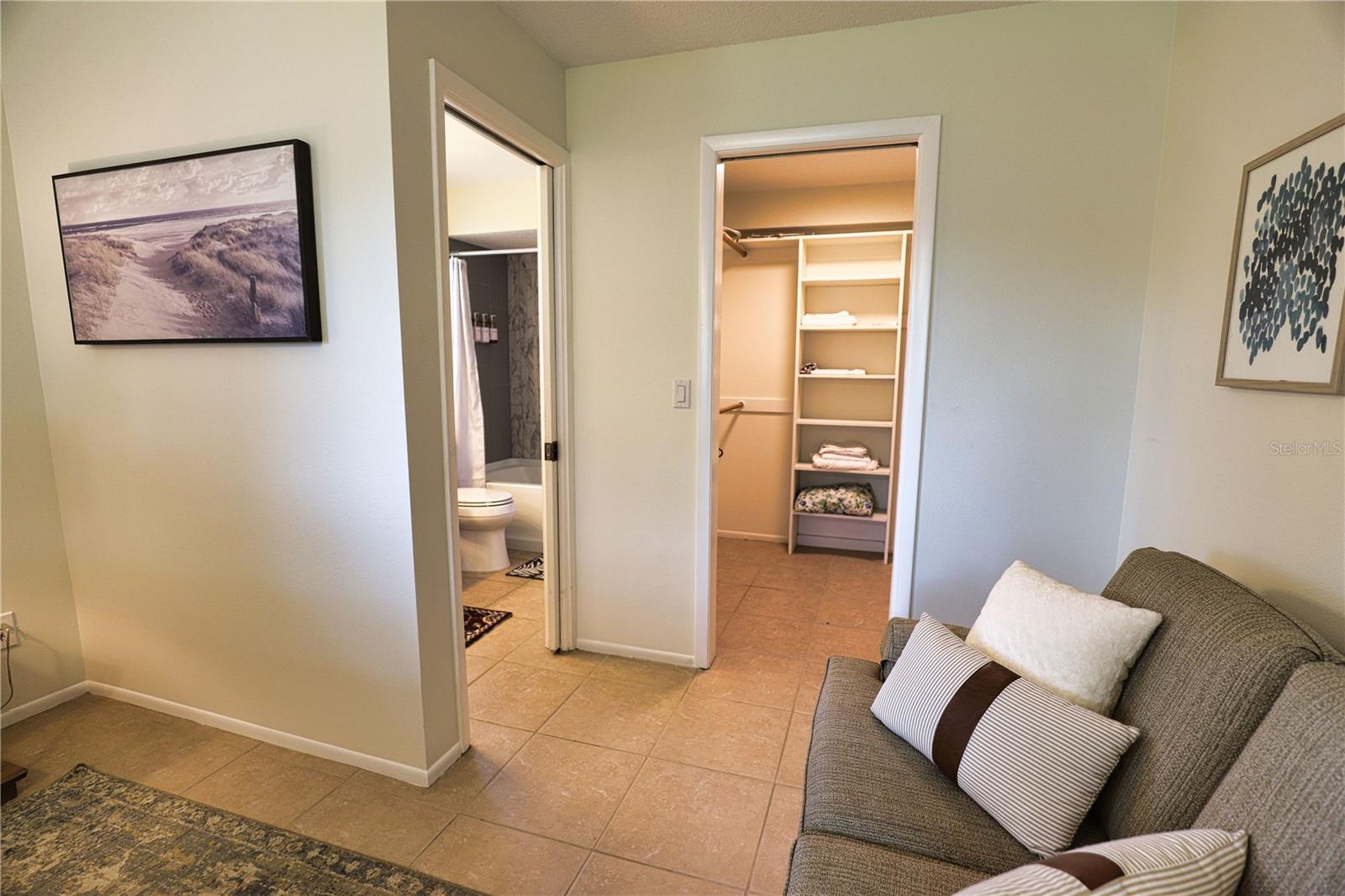 Image 27 of 38 For 1141 Royal Road