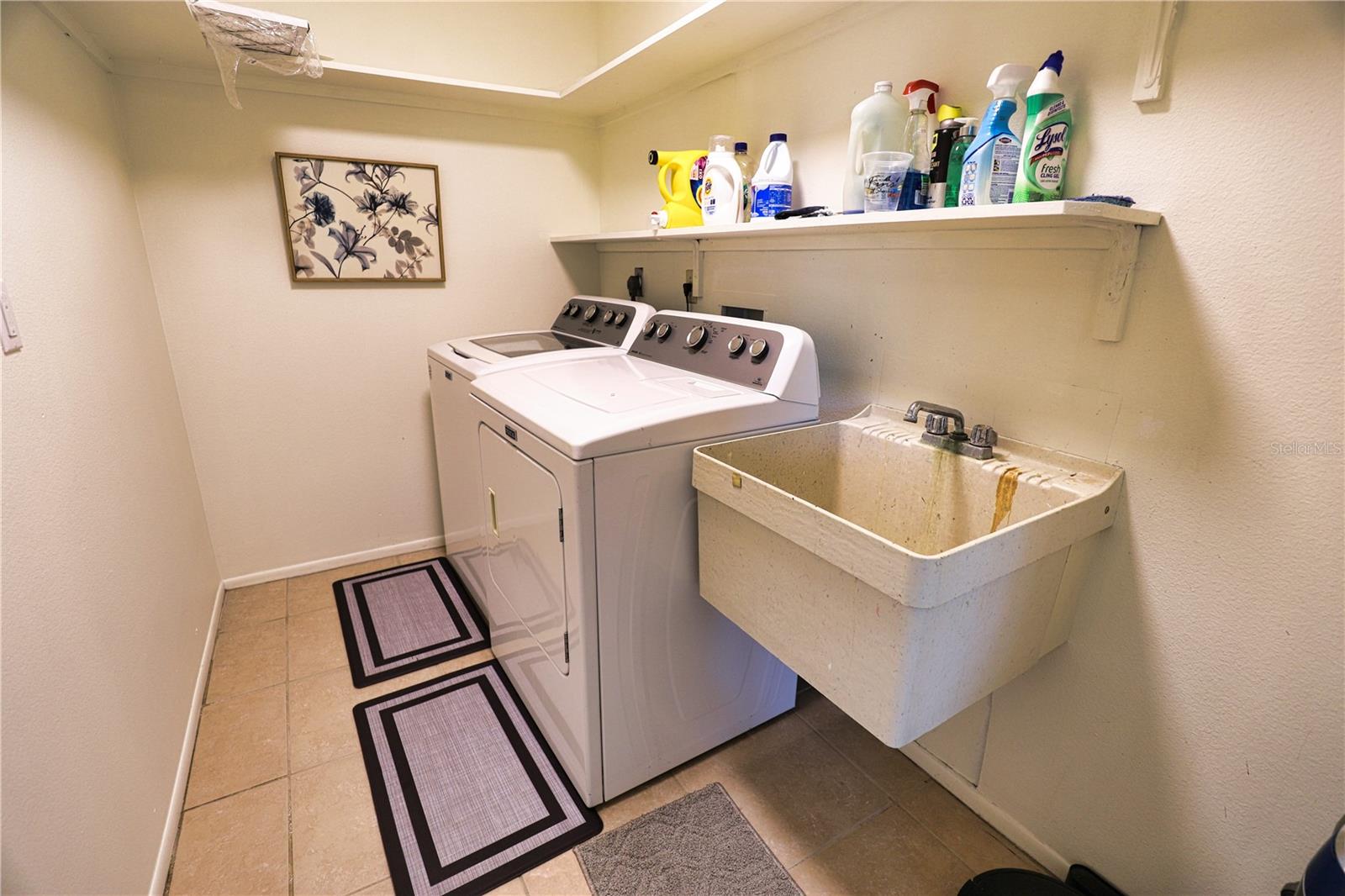 Image 30 of 38 For 1141 Royal Road