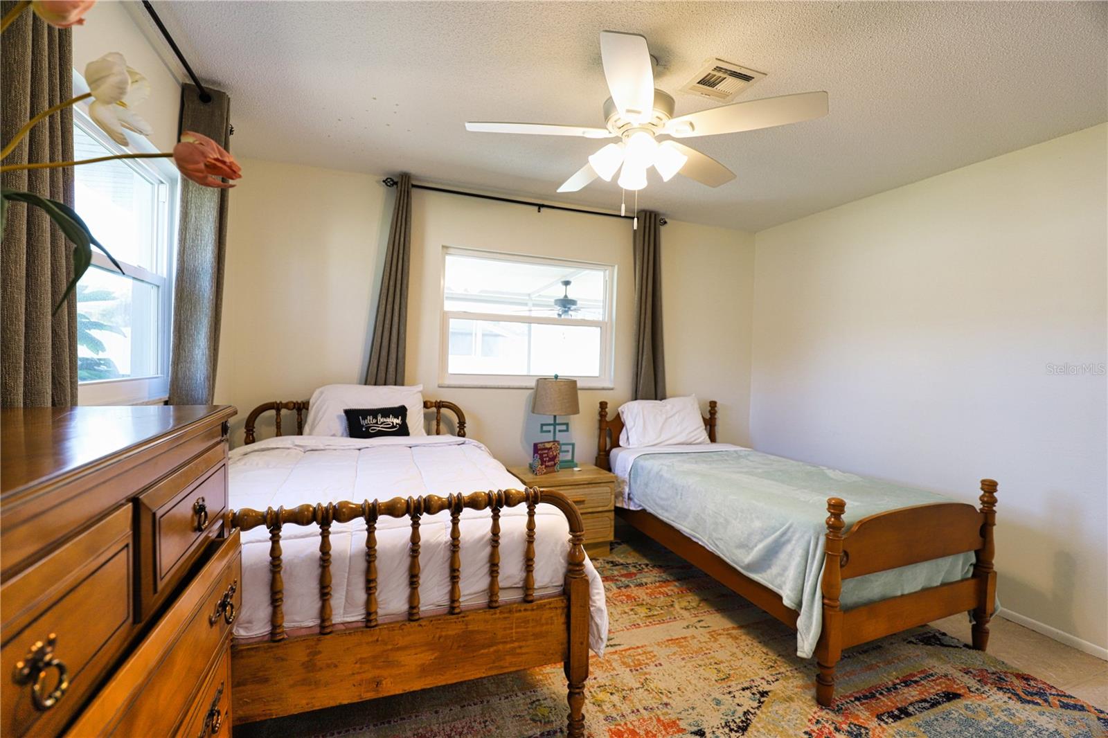 Image 32 of 38 For 1141 Royal Road