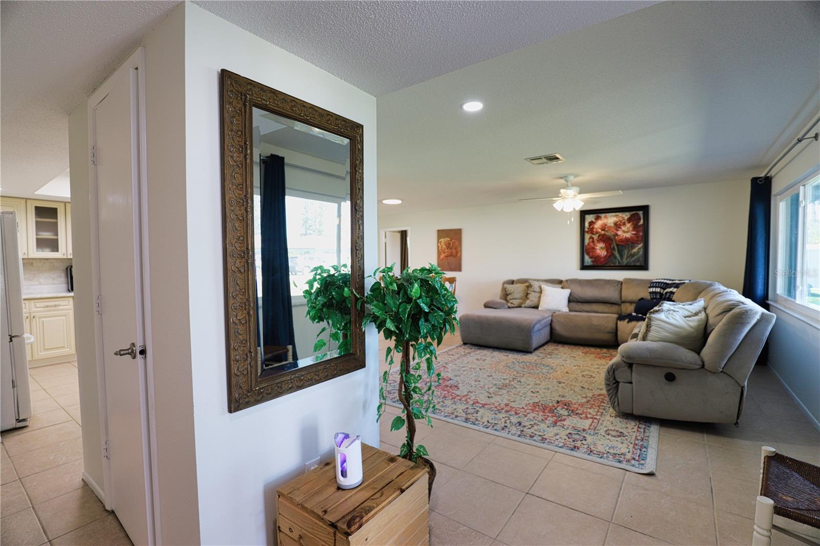 Image 5 of 38 For 1141 Royal Road