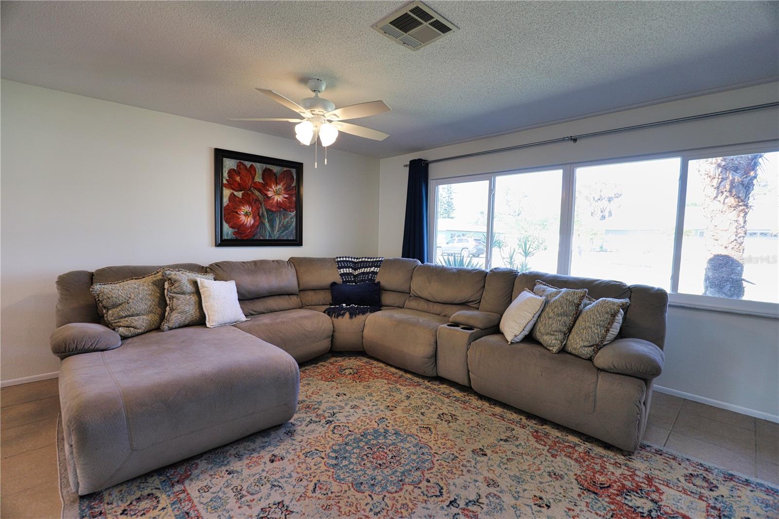 Image 7 of 38 For 1141 Royal Road