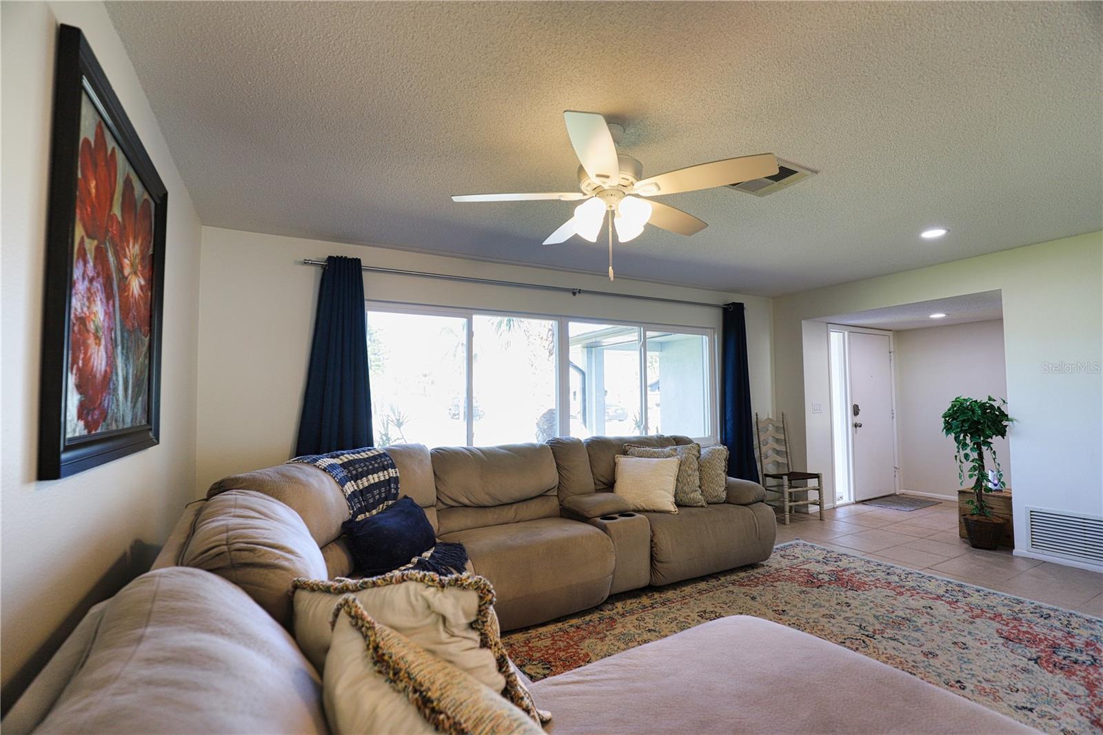 Image 8 of 38 For 1141 Royal Road