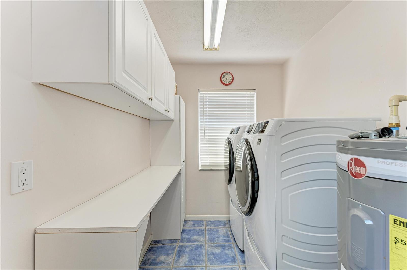 Image 32 of 98 For 612 Bayshore Road