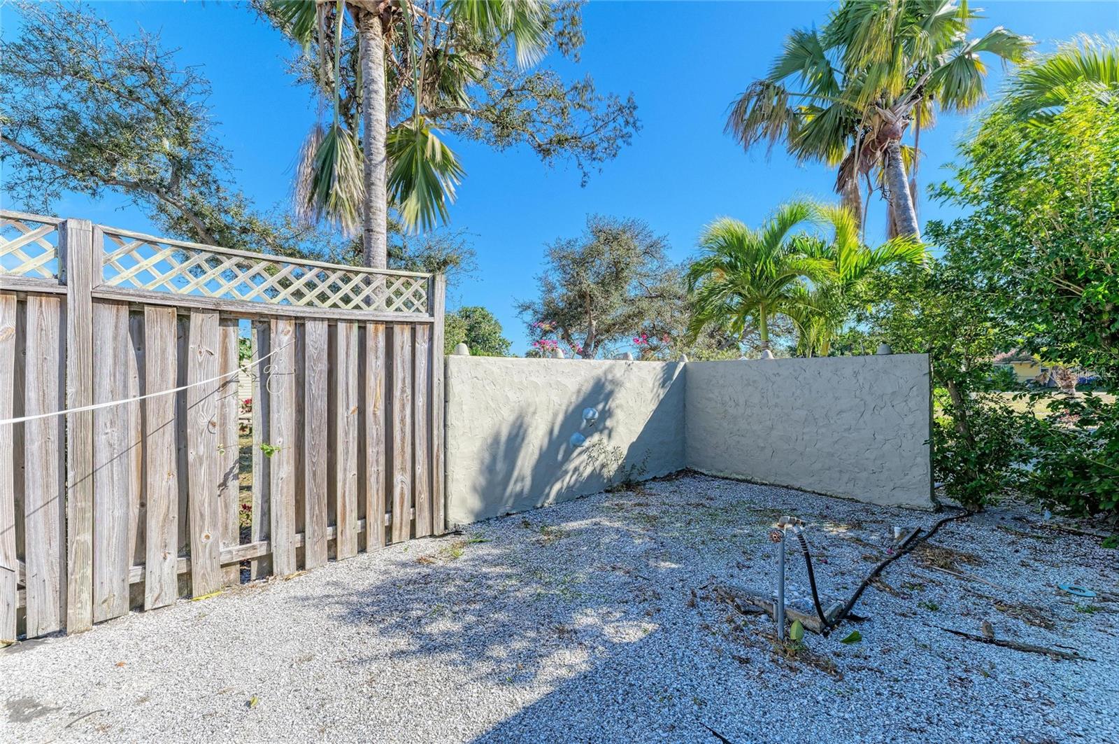 Image 47 of 98 For 612 Bayshore Road