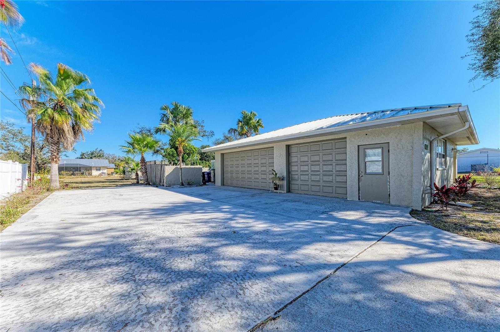 Image 48 of 98 For 612 Bayshore Road