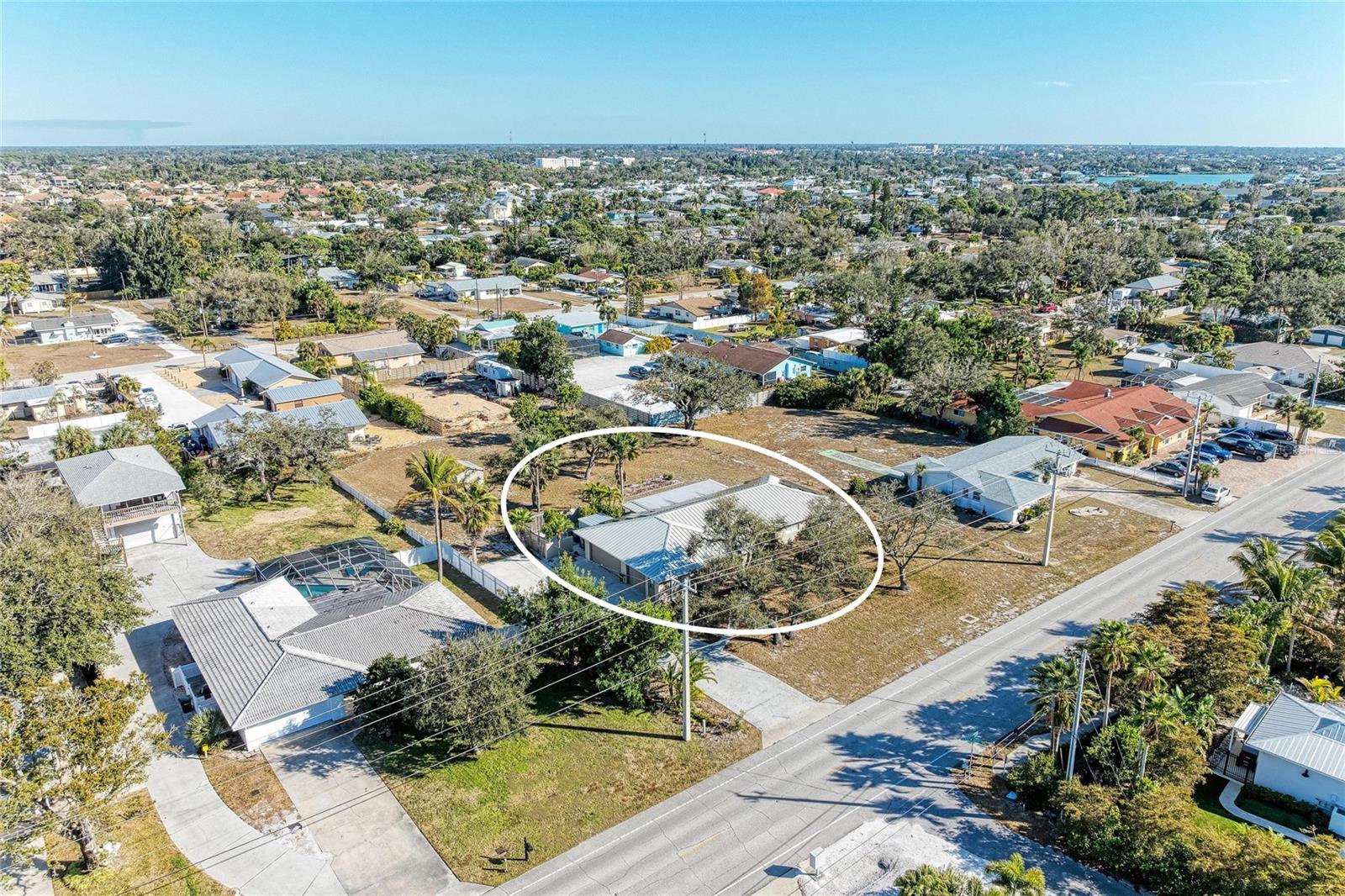 Image 49 of 98 For 612 Bayshore Road