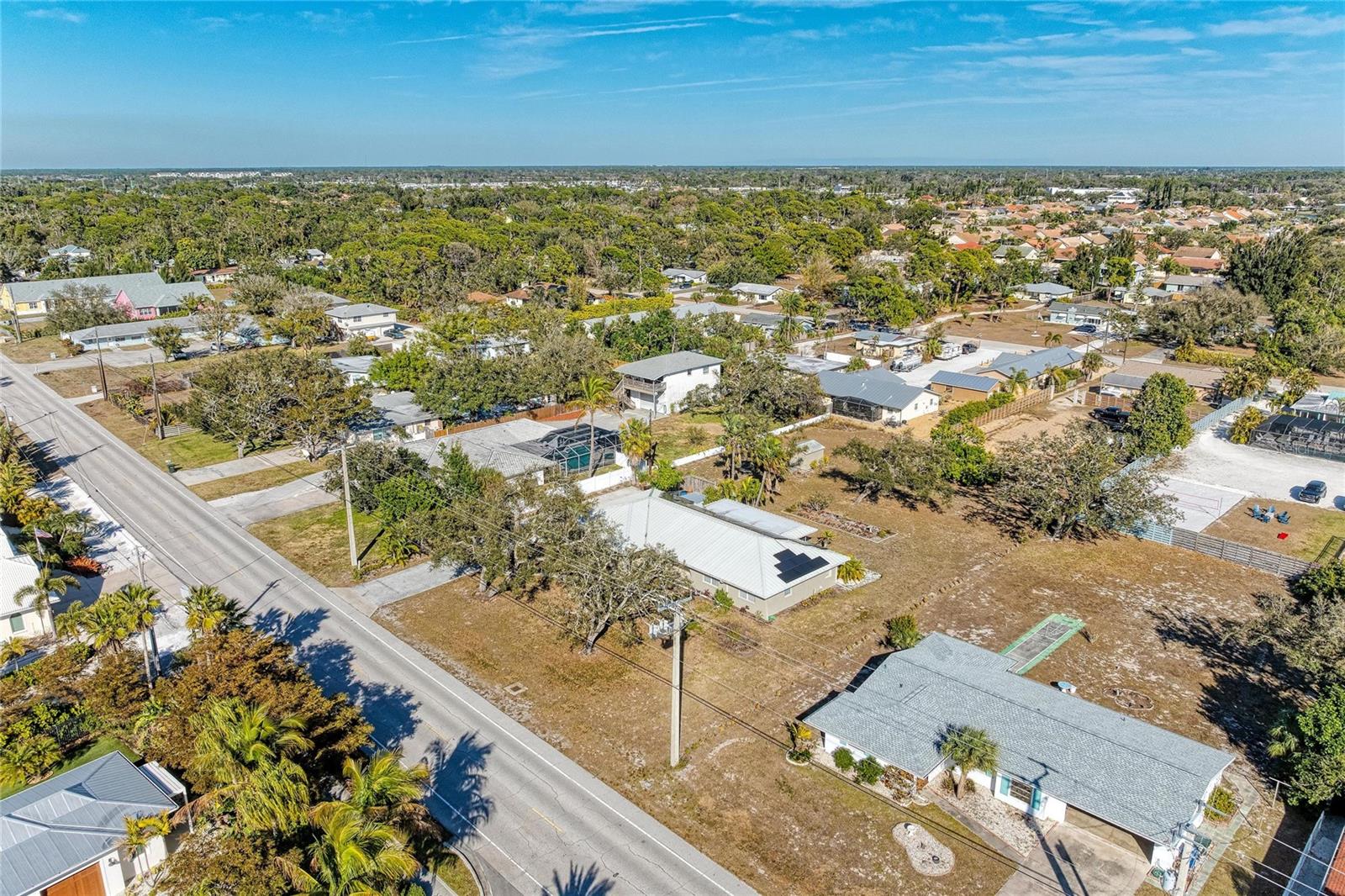 Image 51 of 98 For 612 Bayshore Road