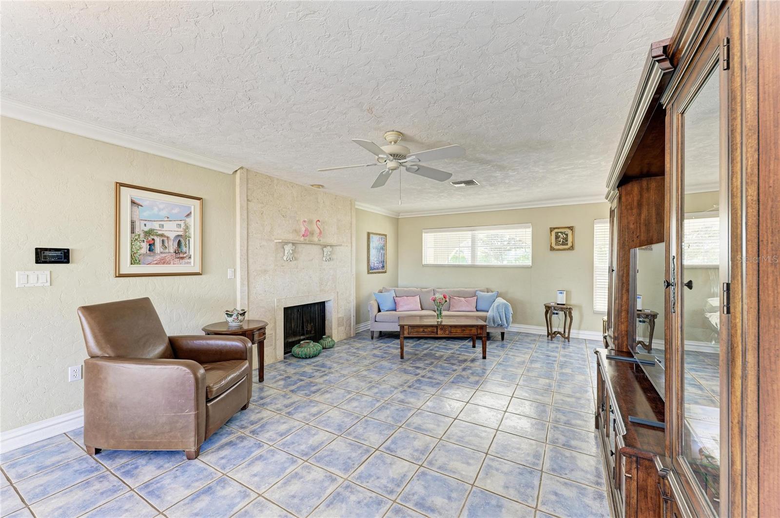 Image 9 of 98 For 612 Bayshore Road