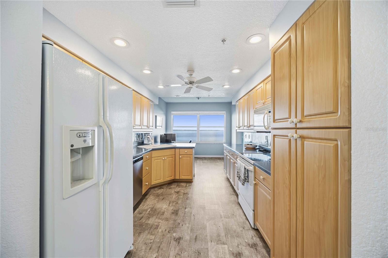 Image 10 of 64 For 200 Harbor Walk Drive 322