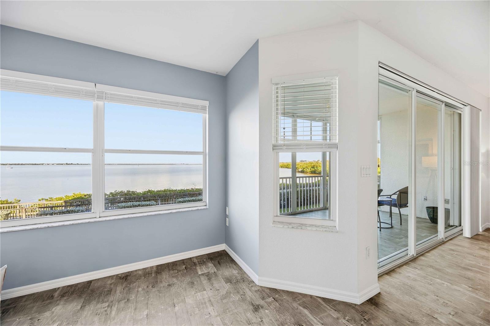 Image 12 of 64 For 200 Harbor Walk Drive 322