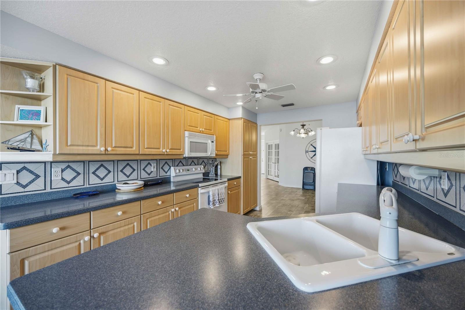 Image 14 of 64 For 200 Harbor Walk Drive 322