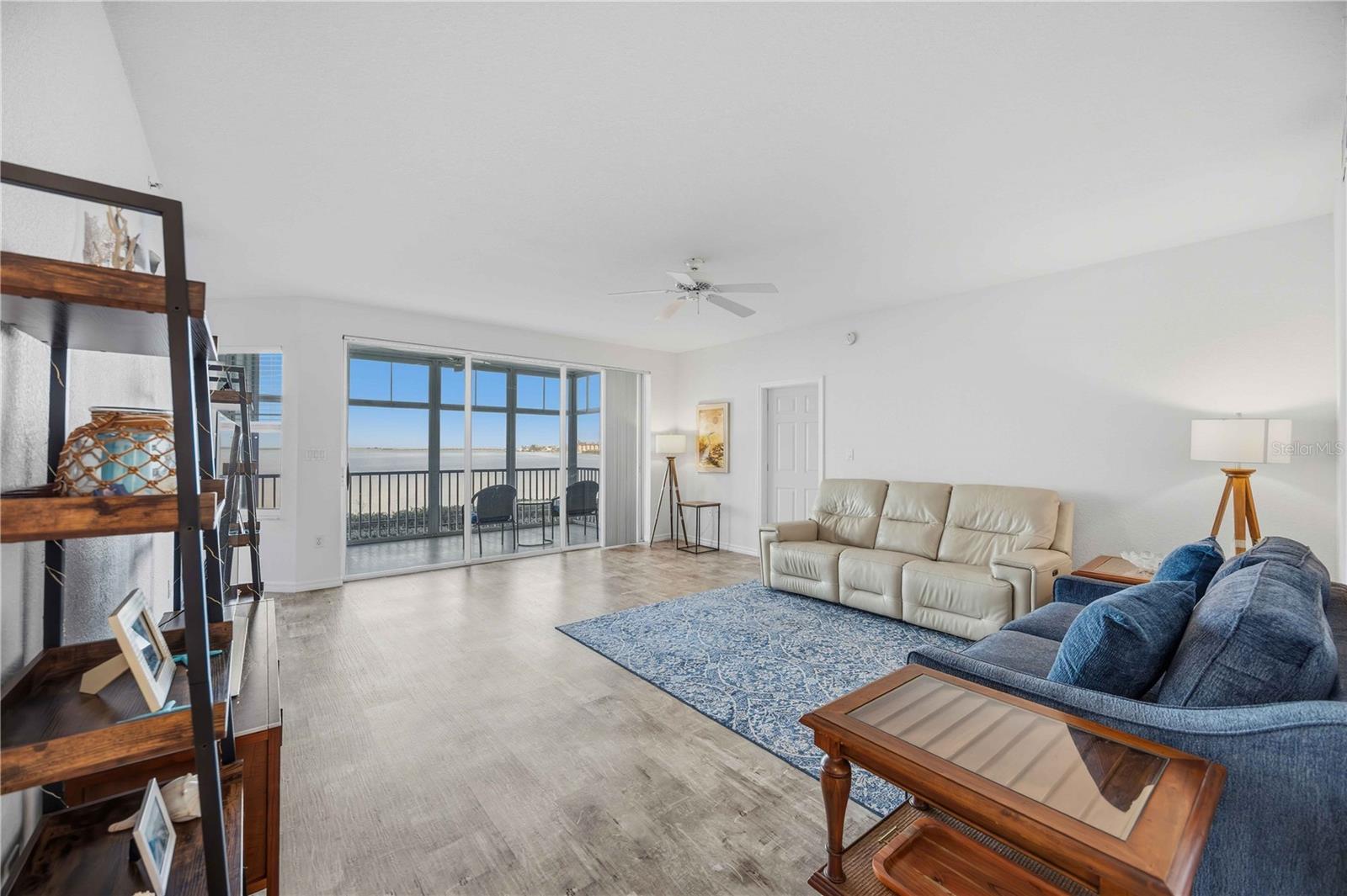 Image 16 of 64 For 200 Harbor Walk Drive 322