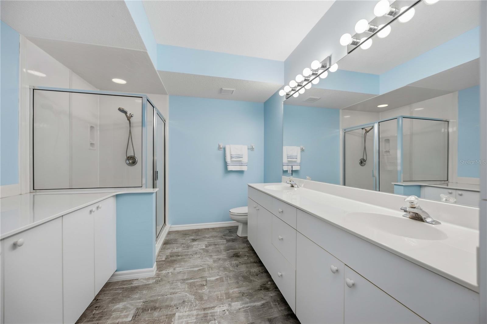 Image 25 of 64 For 200 Harbor Walk Drive 322