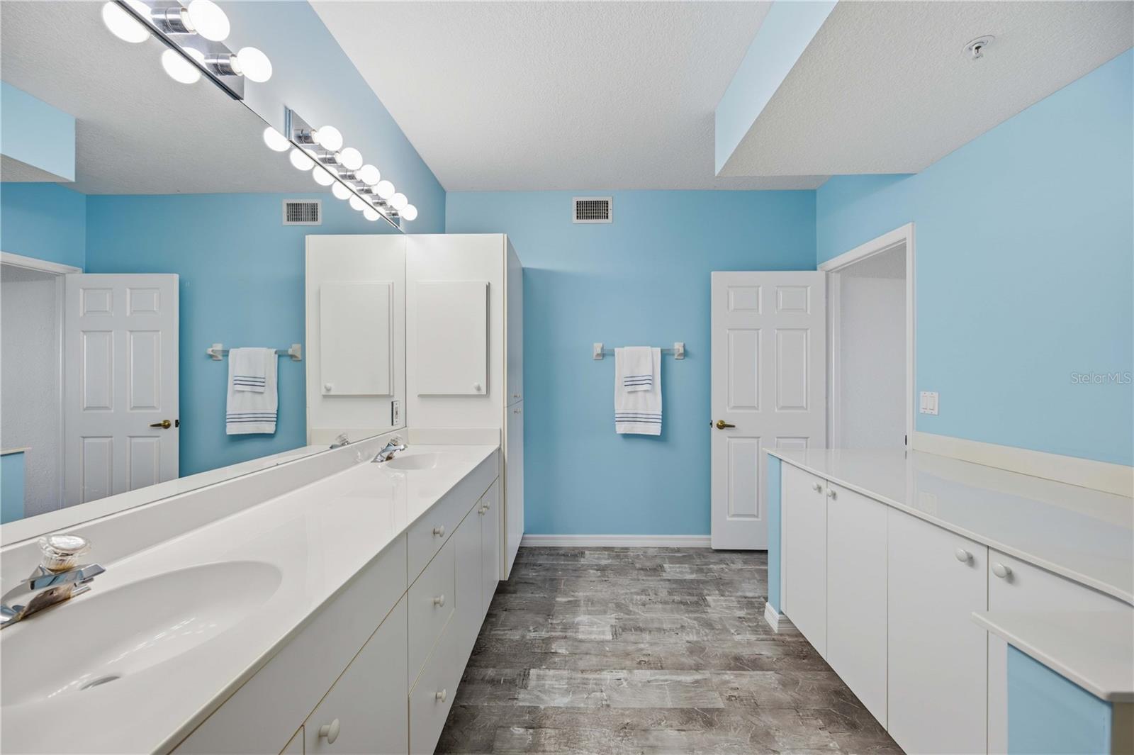 Image 26 of 64 For 200 Harbor Walk Drive 322