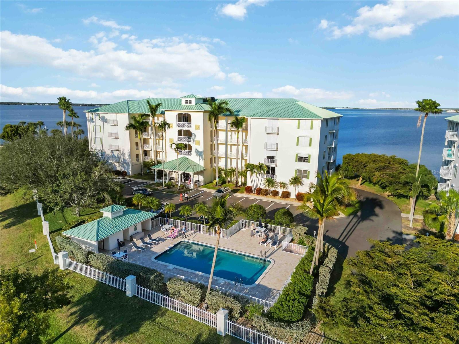 Image 49 of 64 For 200 Harbor Walk Drive 322