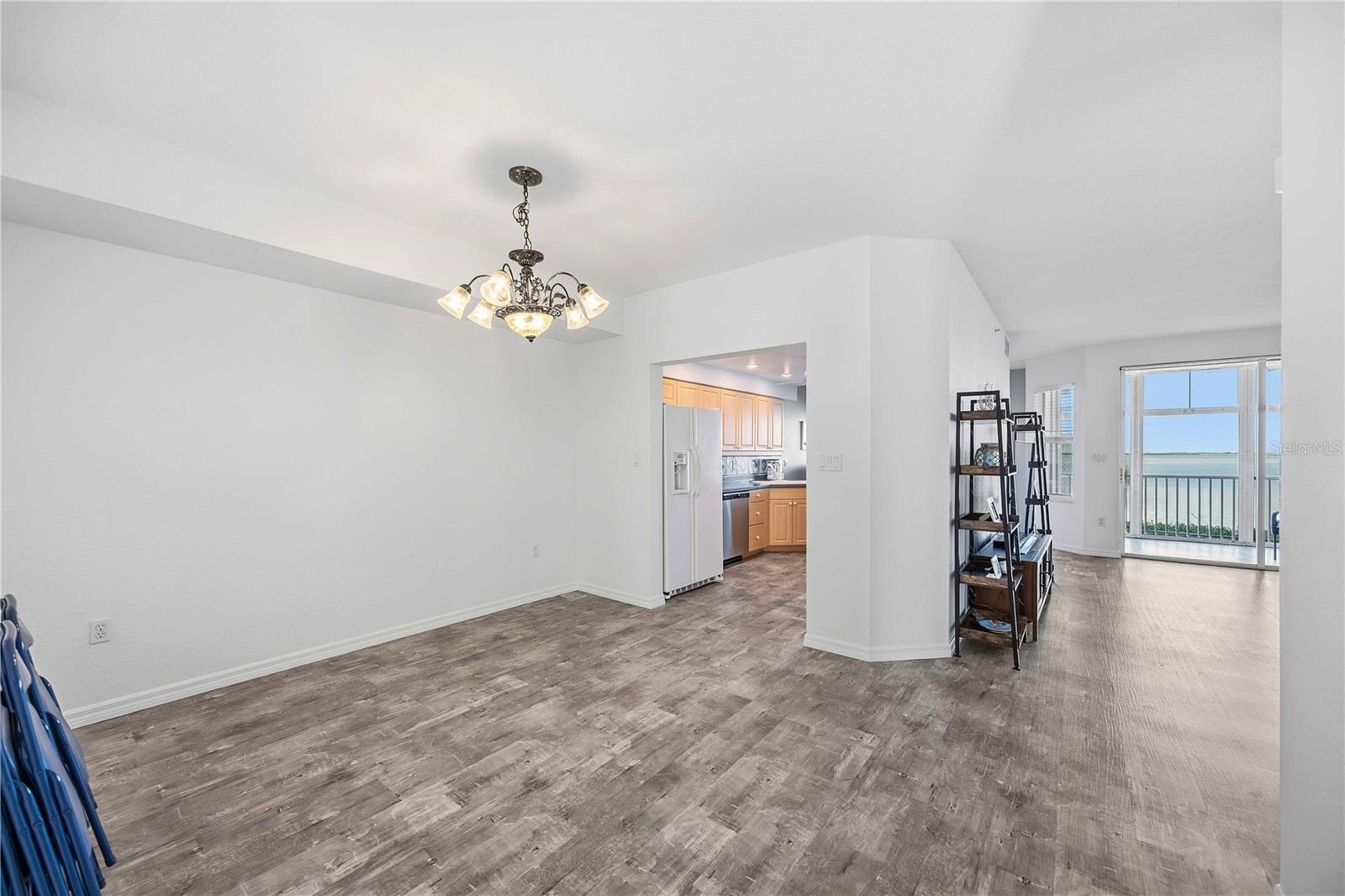 Image 7 of 64 For 200 Harbor Walk Drive 322