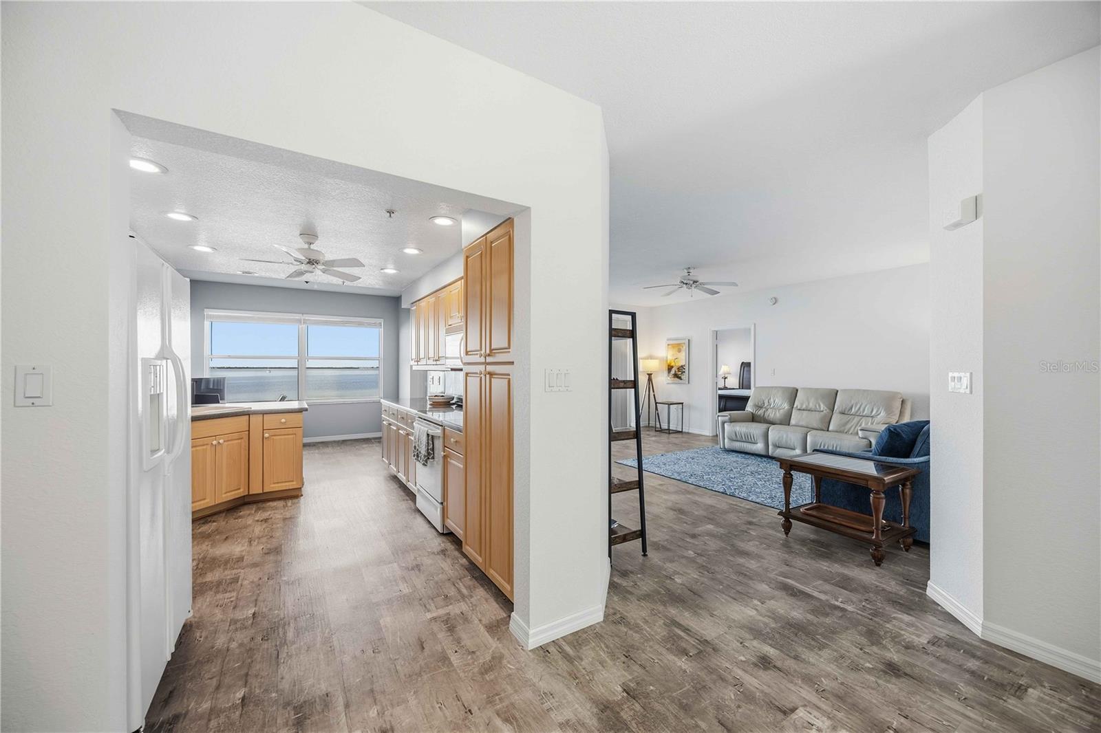 Image 8 of 64 For 200 Harbor Walk Drive 322