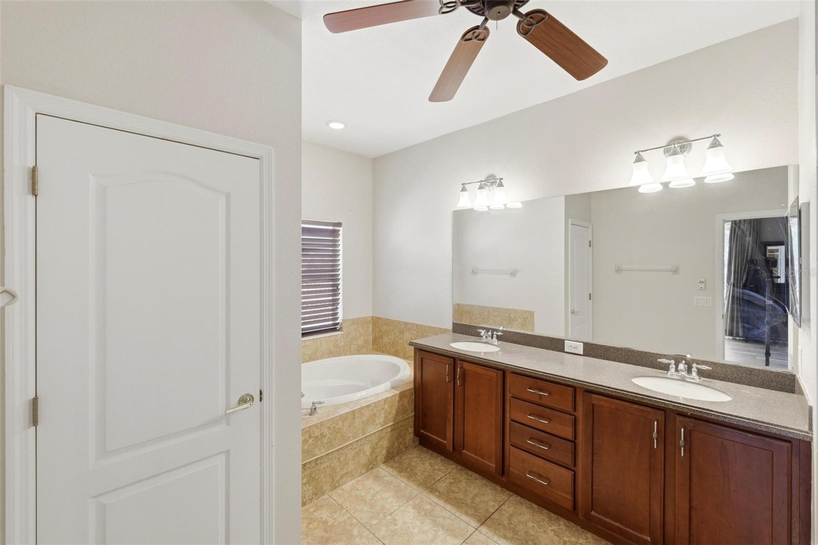 Image 37 of 60 For 11930 Granite Woods Loop