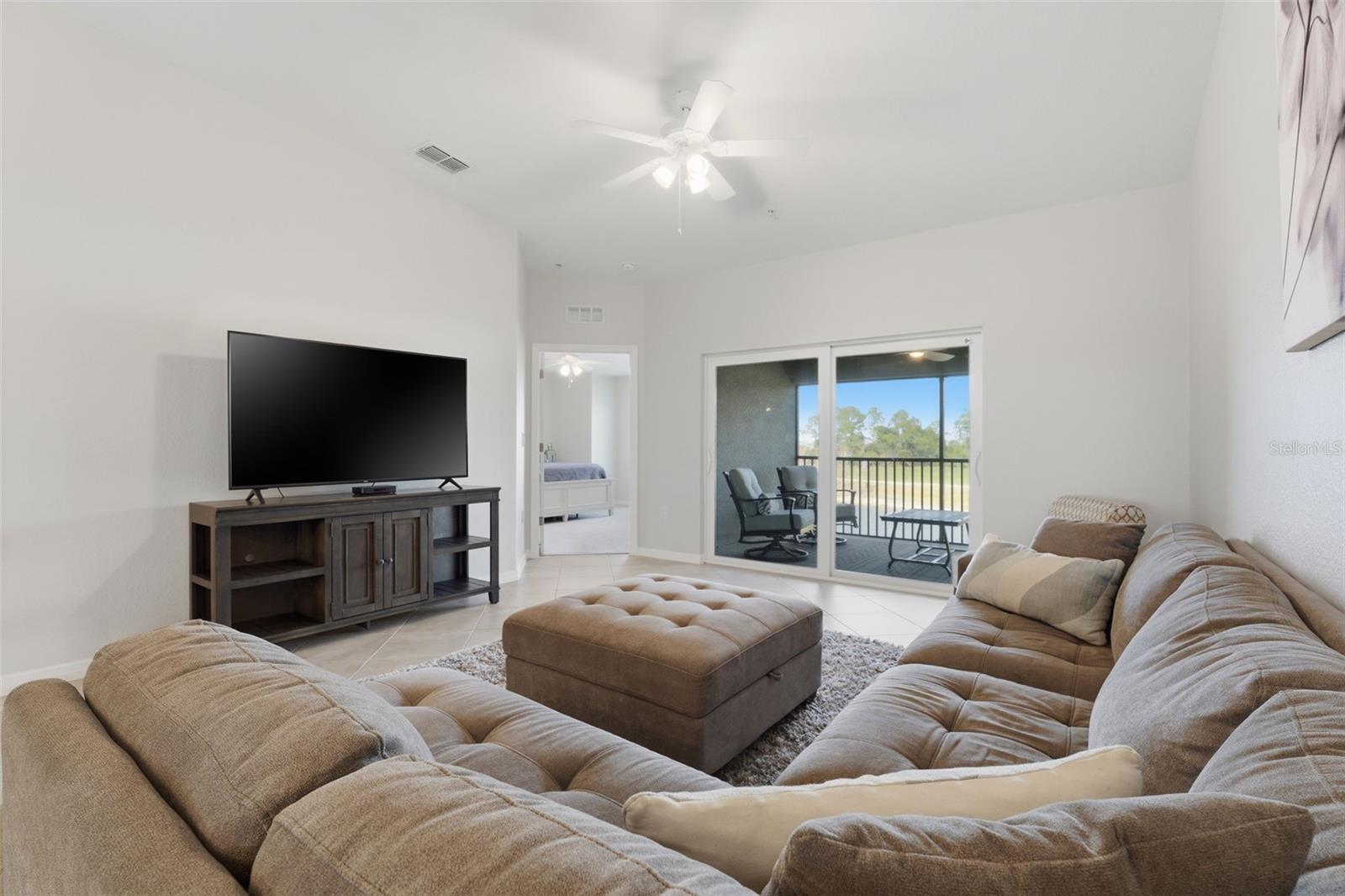 Image 11 of 53 For 12440 Wellen Golf Street 201