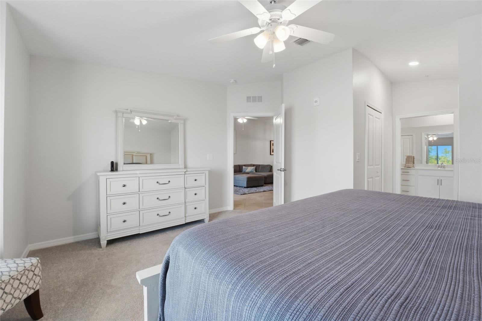 Image 17 of 53 For 12440 Wellen Golf Street 201