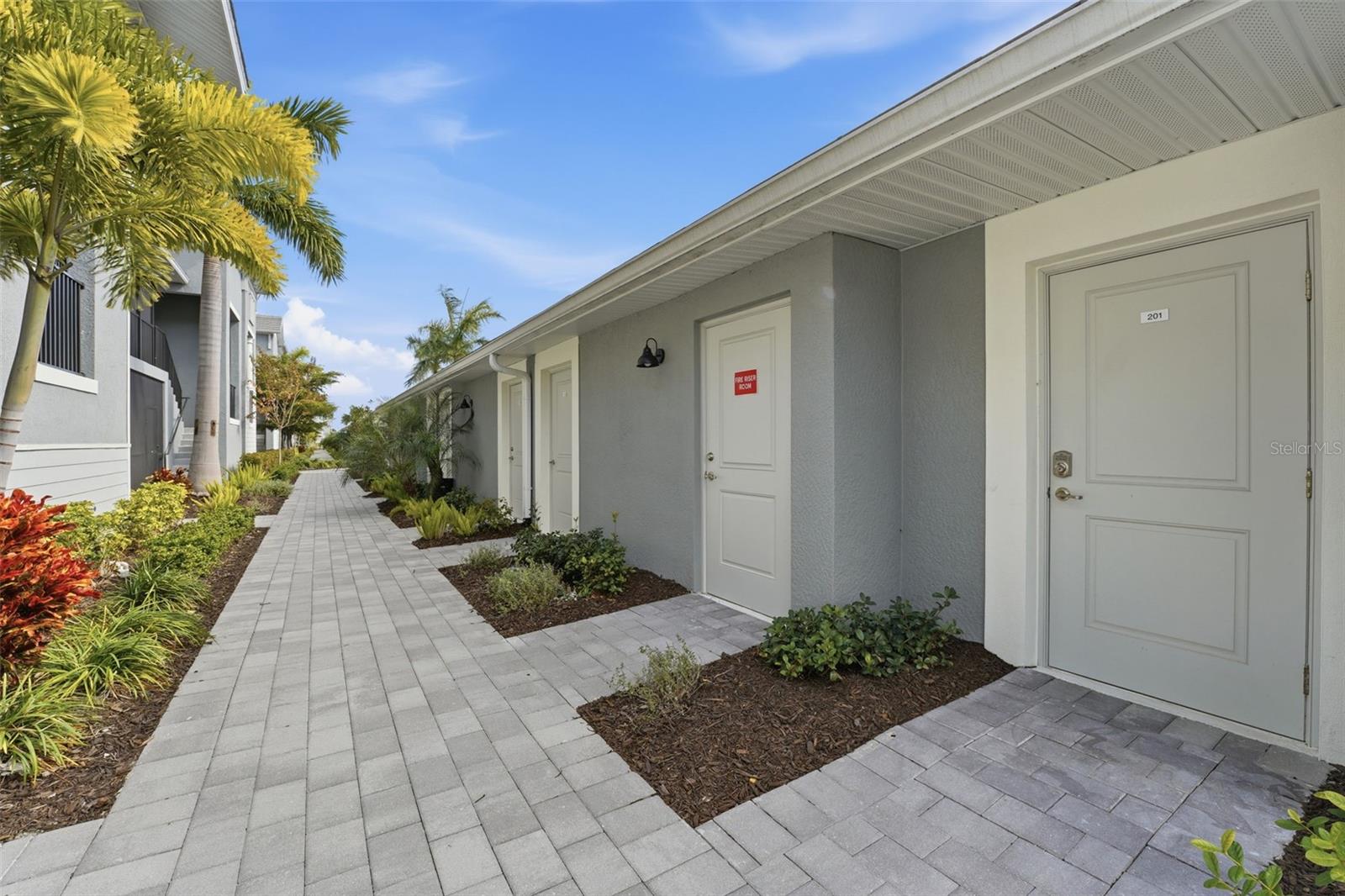 Image 28 of 53 For 12440 Wellen Golf Street 201