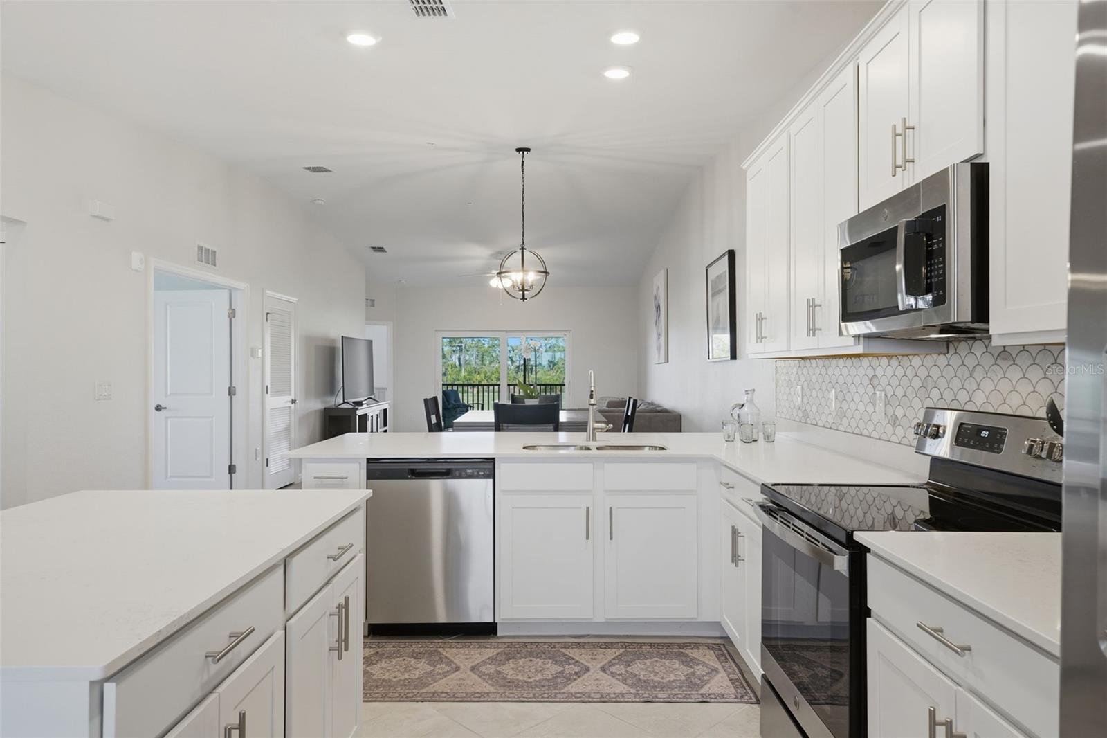 Image 4 of 53 For 12440 Wellen Golf Street 201