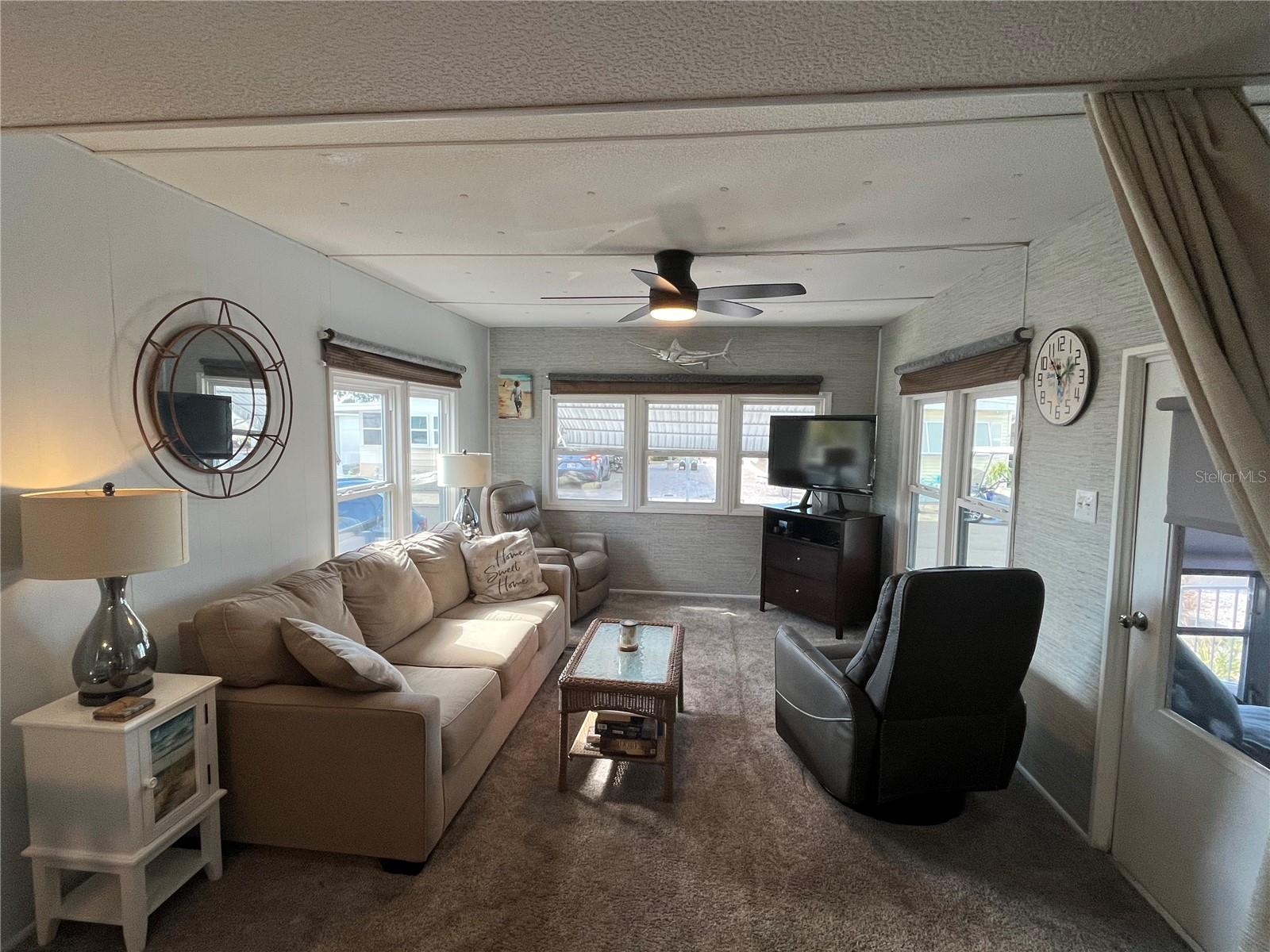 Image 9 of 31 For 612 Locarno Drive