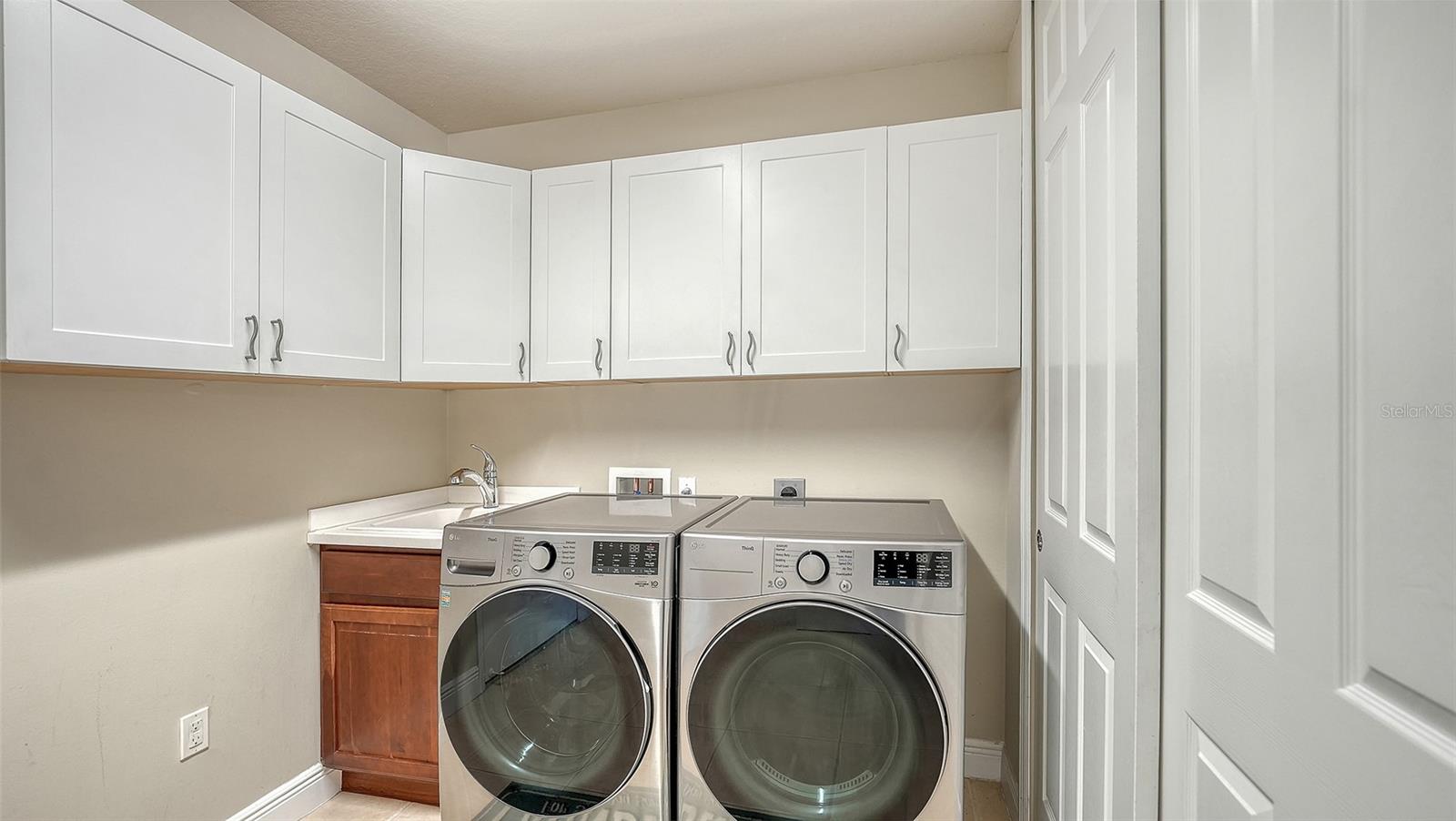 Image 30 of 47 For 23217 Banbury Way 23217